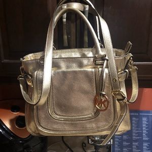 ❤❤ Gold Michael kors bag ❤❤